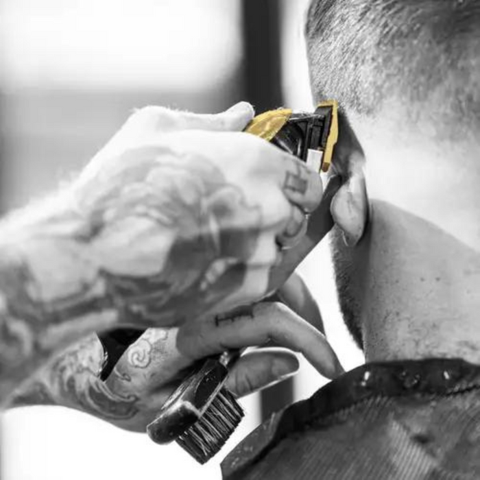 Wahl Gold Magic Clip being used